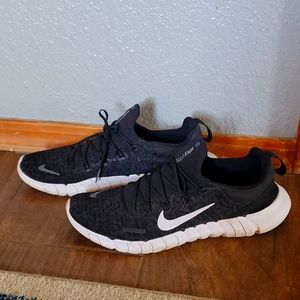 Womens Nike Free run Shoes size 9.5
